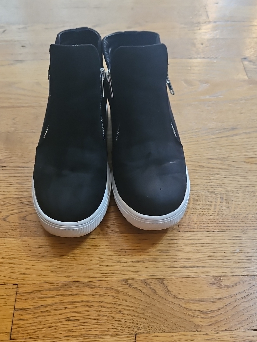 Cushionaire Women's Hart Hidden Wedge Sneakers